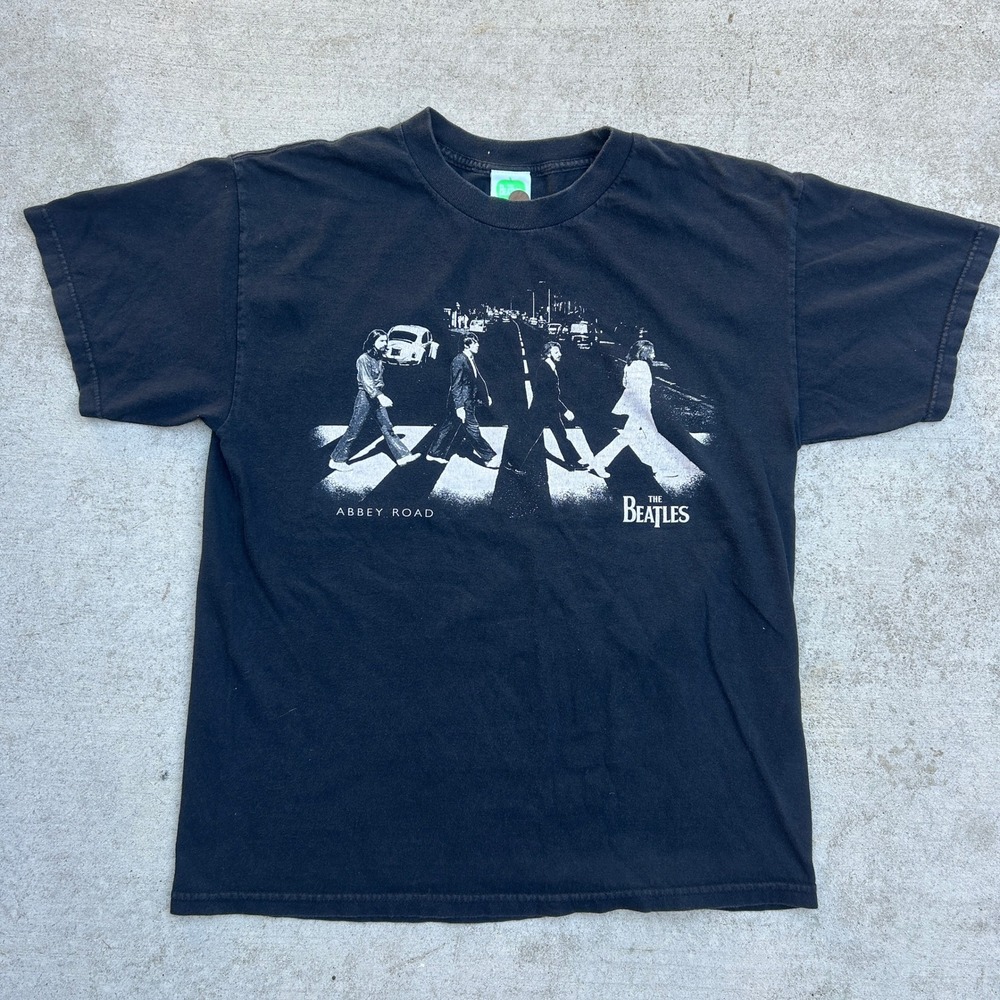 The Beatles Abbey Road Graphic T-Shirt Medium Black 2005 Y2K Band Tee Vintage